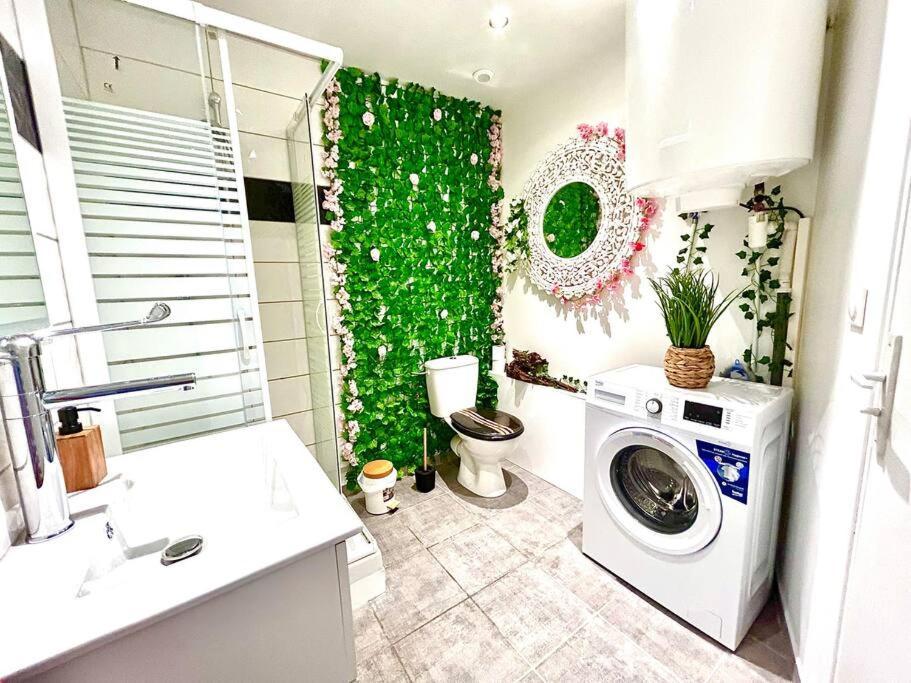 La Foret Enchantee, Centre Ville Pont-Sur-Yonne Exterior foto